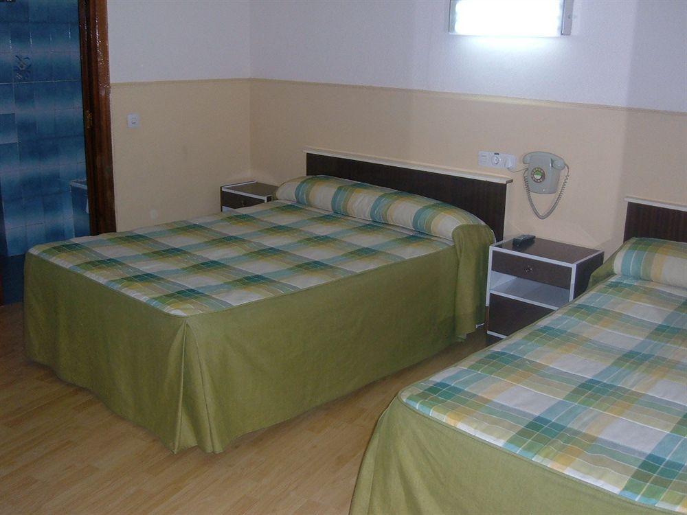 Hostal Olga Madrid Buitenkant foto