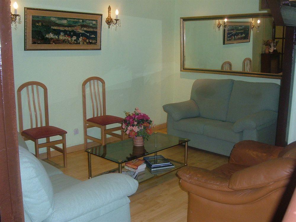 Hostal Olga Madrid Buitenkant foto