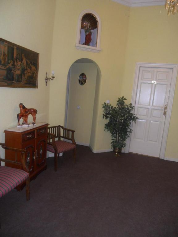 Hostal Olga Madrid Buitenkant foto